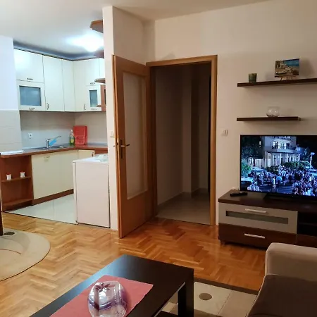Apartman Andrej Appartamento *